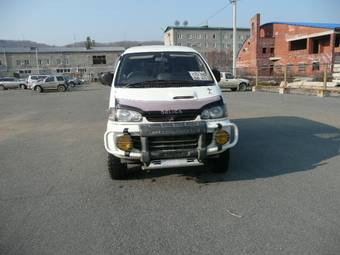 1996 Mitsubishi Delica Photos