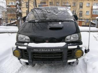1996 Mitsubishi Delica Images