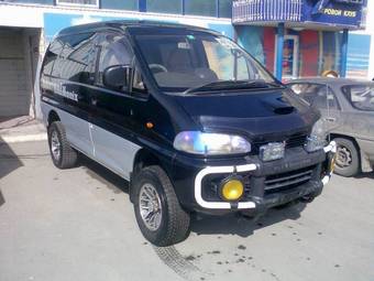1996 Mitsubishi Delica Pictures