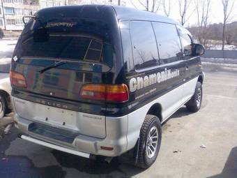 1996 Mitsubishi Delica Photos