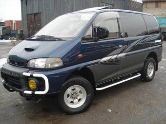 1996 Mitsubishi Delica Pictures