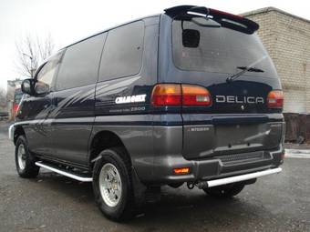 1996 Mitsubishi Delica Photos