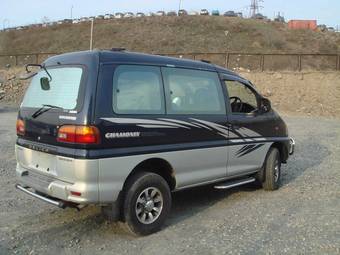1996 Mitsubishi Delica Pictures