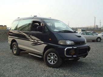 1996 Mitsubishi Delica Photos