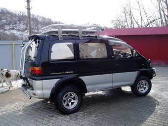 1996 Mitsubishi Delica Photos