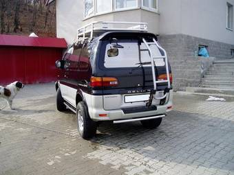 1996 Mitsubishi Delica Photos