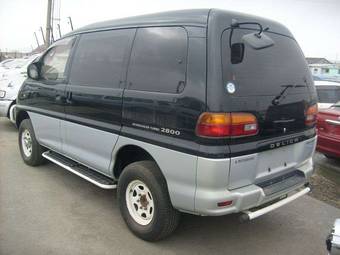 1996 Mitsubishi Delica Photos