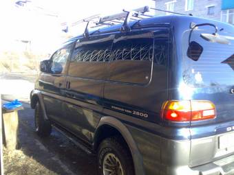 1996 Mitsubishi Delica Pictures