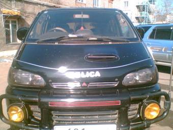 1996 Mitsubishi Delica Pictures
