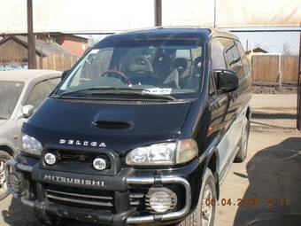 1996 Mitsubishi Delica Photos