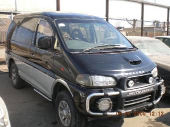 1996 Mitsubishi Delica Pictures