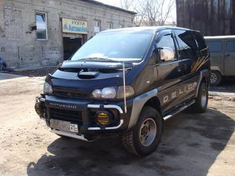1996 Mitsubishi Delica Photos