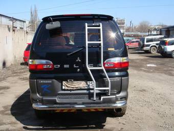 1996 Mitsubishi Delica Pictures