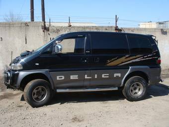 1996 Mitsubishi Delica Photos
