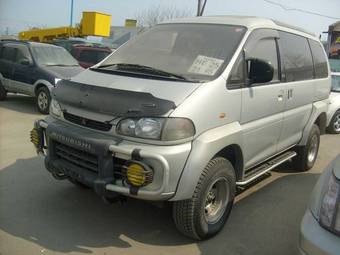 1996 Mitsubishi Delica Pictures