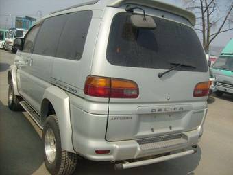 1996 Mitsubishi Delica Photos