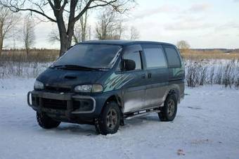 1996 Mitsubishi Delica Pictures