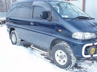 1996 Mitsubishi Delica Photos