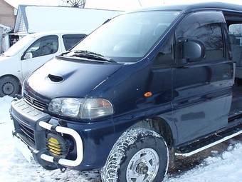 1996 Mitsubishi Delica Photos