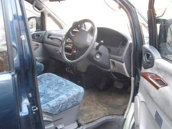 1996 Mitsubishi Delica Pictures