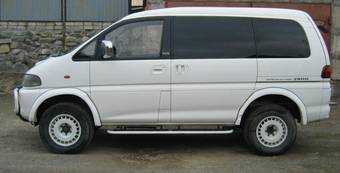 1996 Mitsubishi Delica Photos