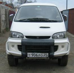 1996 Mitsubishi Delica Photos