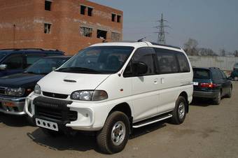 1996 Mitsubishi Delica Pictures