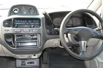 1996 Mitsubishi Delica Photos