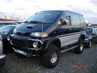 1996 Mitsubishi Delica Photos