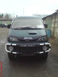 1996 Mitsubishi Delica Photos