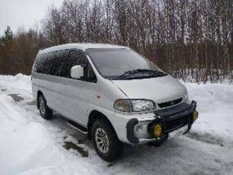 1996 Mitsubishi Delica Pictures