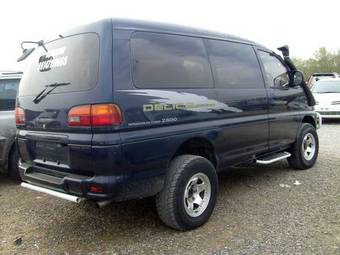 1996 Mitsubishi Delica Photos