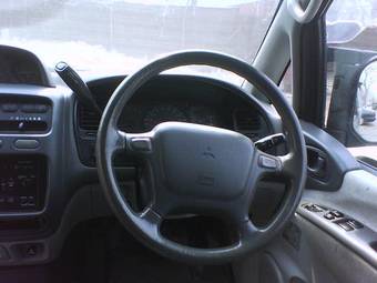 1996 Mitsubishi Delica Pictures