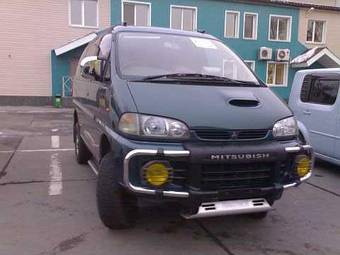 1996 Mitsubishi Delica Photos