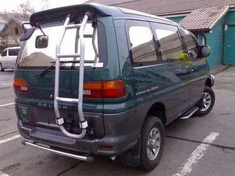 1996 Mitsubishi Delica Pictures