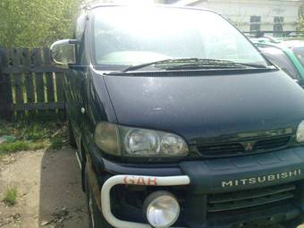 1996 Mitsubishi Delica Photos