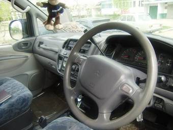 1996 Mitsubishi Delica Photos