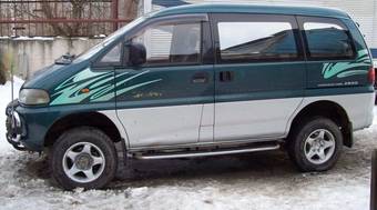 1996 Mitsubishi Delica Photos