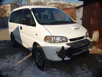 1996 Mitsubishi Delica Pictures