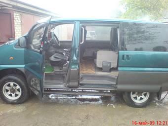 1996 Mitsubishi Delica Pictures