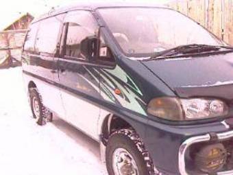 1996 Mitsubishi Delica Photos