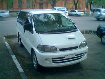 1996 Mitsubishi Delica Photos