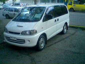 1996 Mitsubishi Delica Pictures