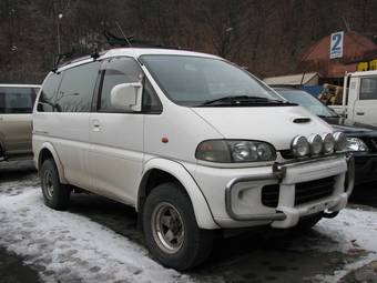 1996 Mitsubishi Delica Photos