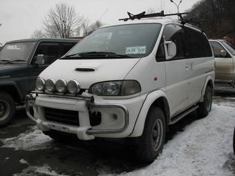 1996 Mitsubishi Delica Pictures