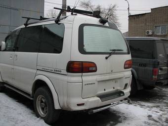 1996 Mitsubishi Delica Photos