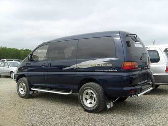 1996 Mitsubishi Delica Pictures