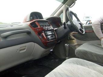 1996 Mitsubishi Delica Pictures