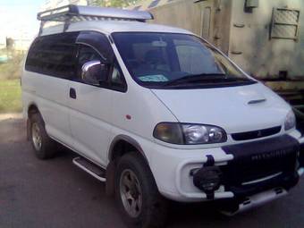 1996 Mitsubishi Delica Pictures