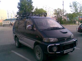 1996 Mitsubishi Delica Pictures